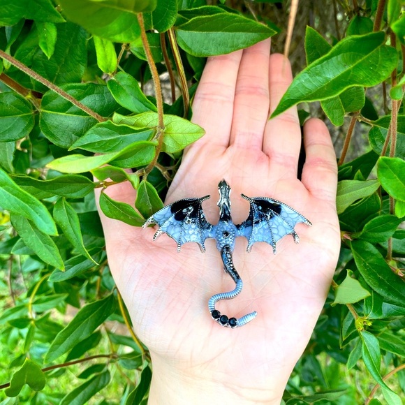 Vintage inspired Dragon With Black & Gray Ombré Jewel Accent Engraved details - Picture 6 of 6